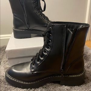 Cute black vintage boots!